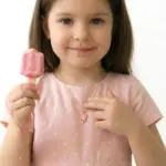 آویز بستنی توت فرنگی